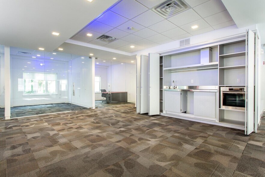 More Photos Of 15 Ketchum St, Westport Office For Lease