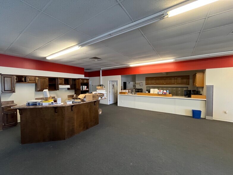 More Photos Of 106 Industrial Dr, Bonifay Storefront Retail Office For Sale