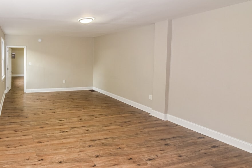 More Photos Of 15 Sollers Point Rd, Dundalk Multifamily For Sale