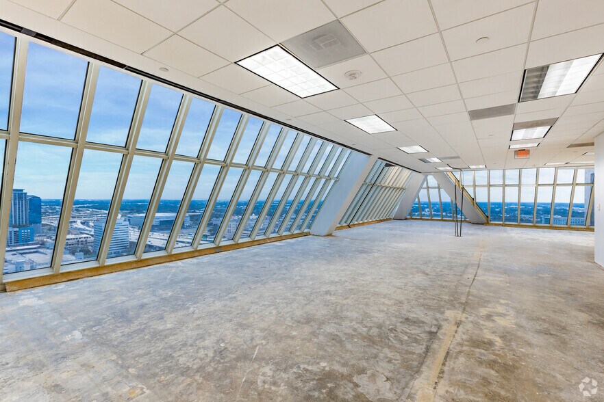 More Photos Of 390 N Orange Ave, Orlando Office For Lease