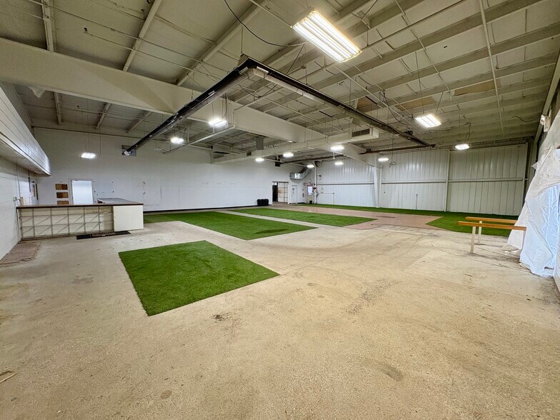 More Photos Of 2525 W Market St, Tiffin Freestanding For Lease
