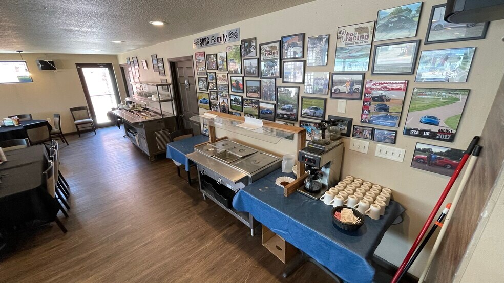 More Photos Of 208 W Arnold Ave, Arnold Restaurant For Sale