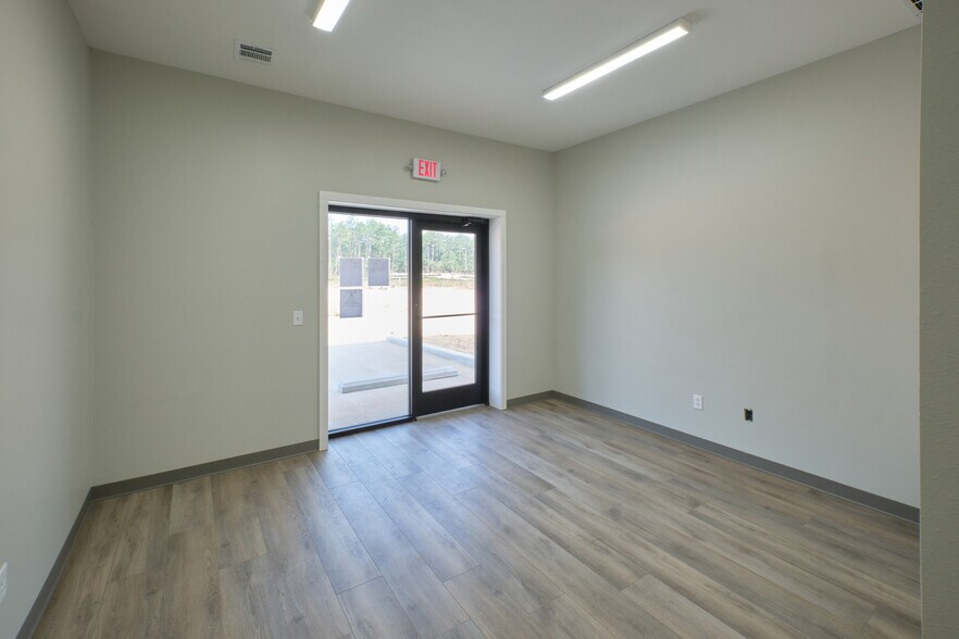 More Photos Of 30130 Dobbin Huffsmith Rd, Magnolia Distribution For Sale