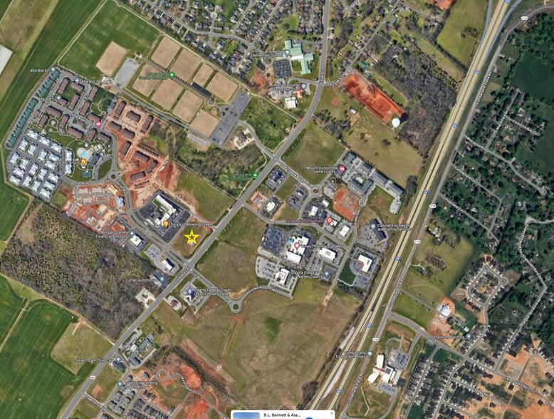 More Photos Of 525 Lovers Ln, Bowling Green Storefront Retail Office For Lease