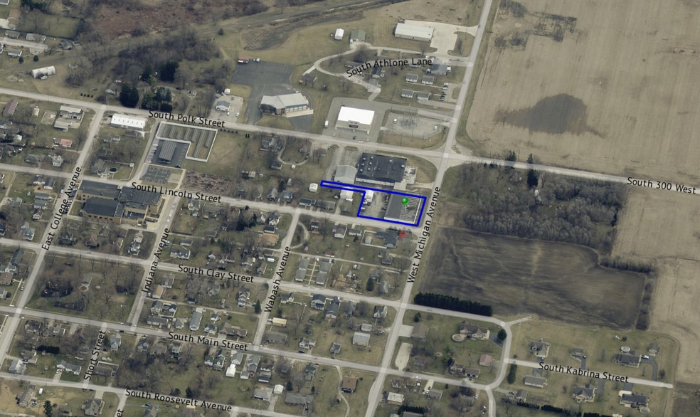 More Photos Of 511 S Lincoln St, Morocco Warehouse For Sale