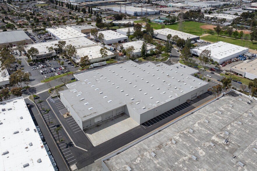 More Photos Of 800 Sandhill Ave, Carson Warehouse For Lease