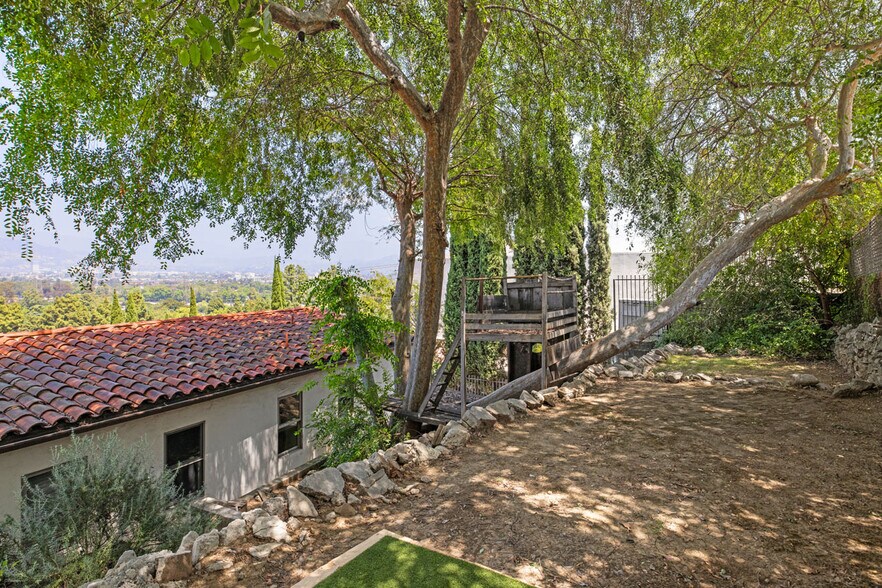 More Photos Of 3700 Arbolada Rd, Los Angeles Apartments For Sale