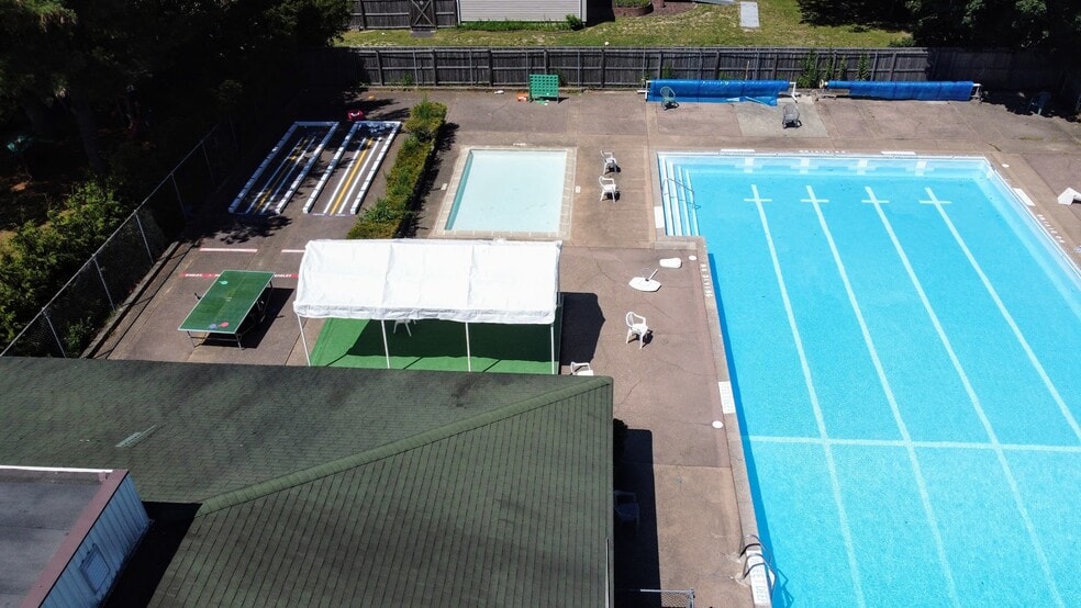 More Photos Of 9-10 Glenmere Ln, Coram General Retail For Sale