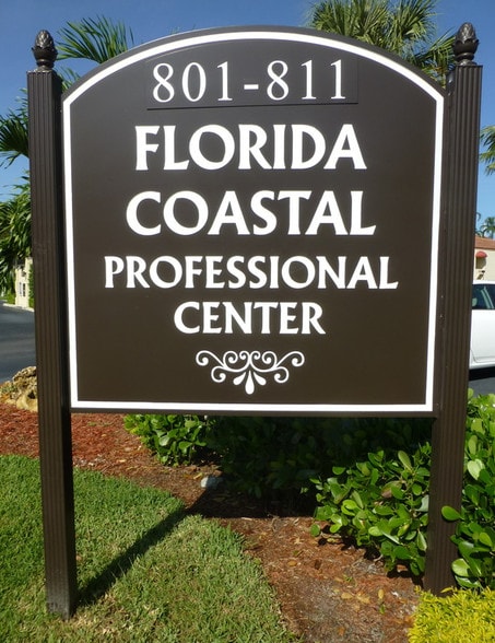 More Photos Of 801 Anchor Rode Dr, Naples Medical For Lease