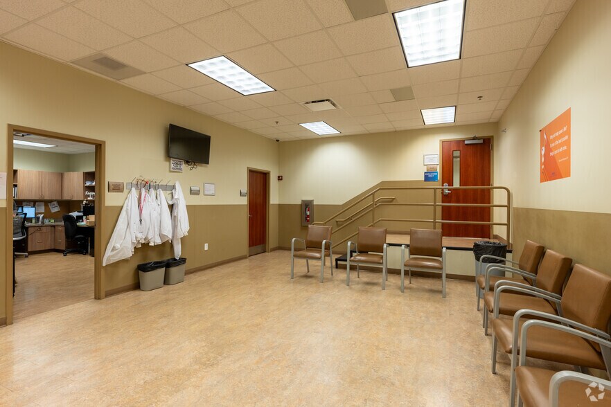 More Photos Of 2727 Franklin Rd SW, Roanoke Medical For Sale