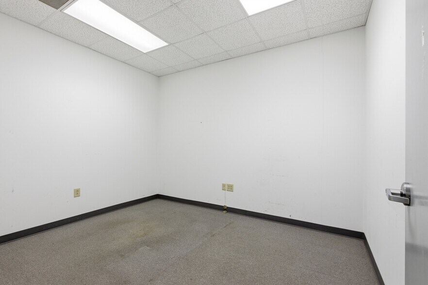 More Photos Of 148-156 W Tugalo St, Toccoa Office For Lease