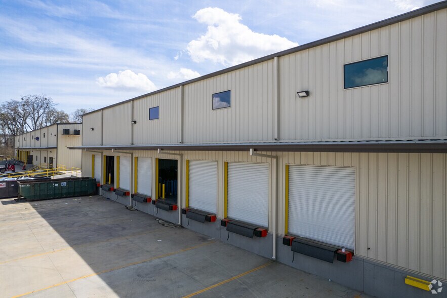 More Photos Of 5250 Old Louisville Rd, Pooler Distribution For Lease