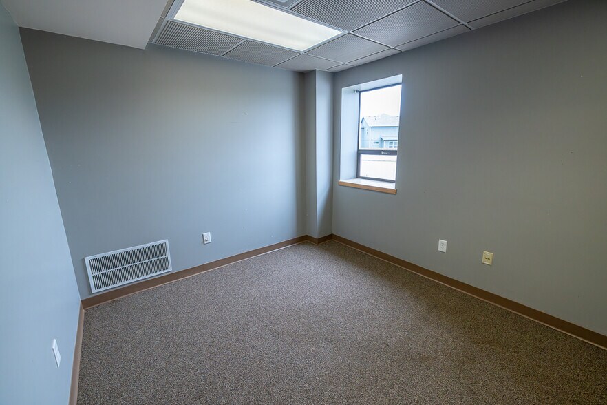 More Photos Of 800 SW 150 Hwy, Lee's Summit Office For Sale