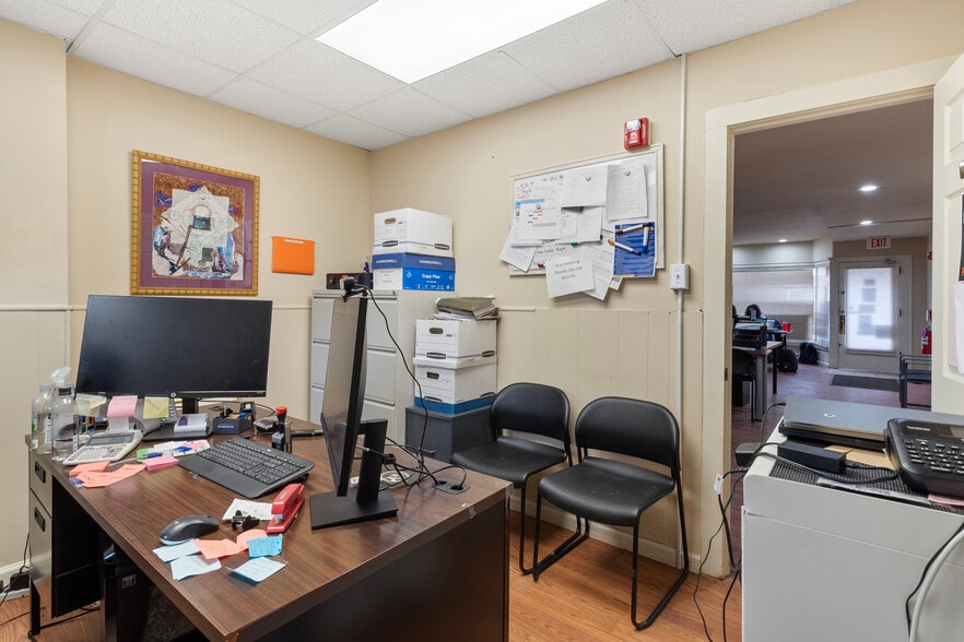 More Photos Of 2114-2118 Broadway Ave, Pittsburgh Storefront Retail Office For Lease