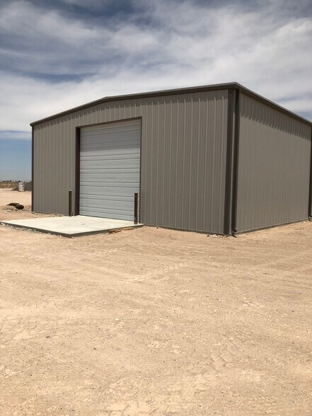 More Photos Of 463 Blackbird Dr, Pecos Industrial For Lease