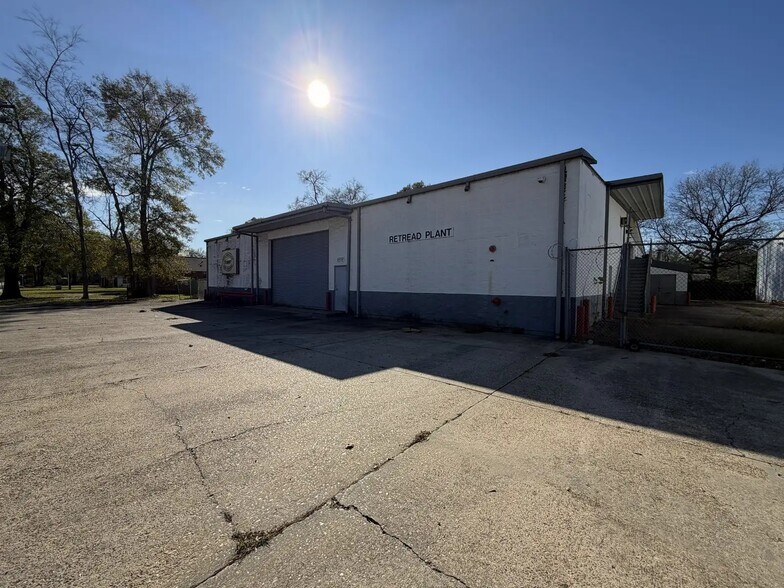 More Photos Of 5969 McClelland dr, Baton Rouge Industrial For Sale