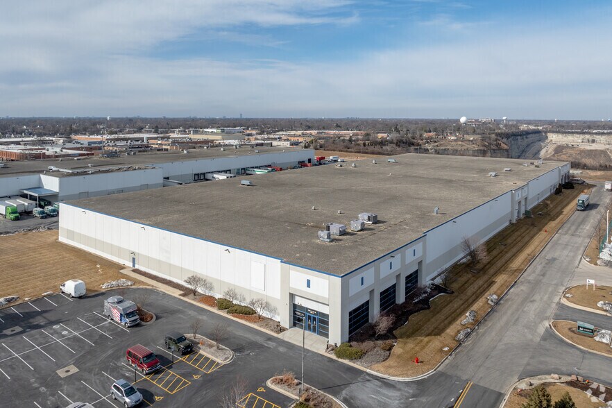 More Photos Of 9500 W 55th St, McCook Manufacturing For Lease