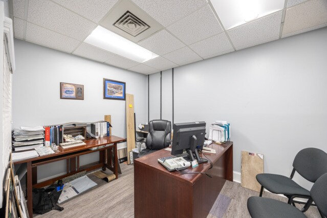 More Photos Of 164 NW Madison St, Lake City Medical For Lease