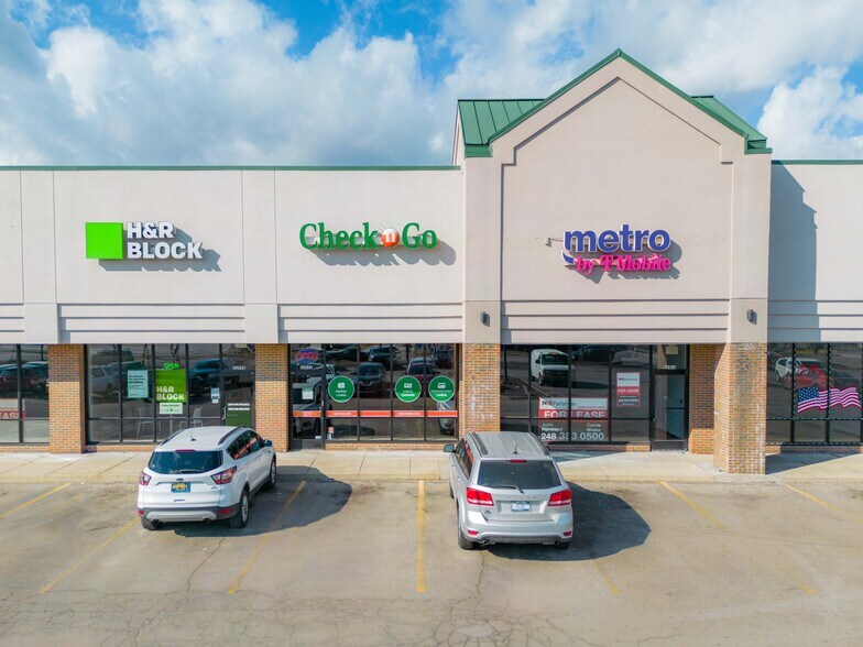 More Photos Of 26842-27000 Telegraph Rd, Flat Rock Storefront For Lease