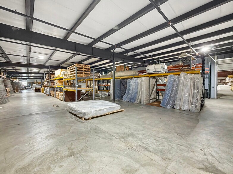 More Photos Of 850 Eisenhower Blvd, Johnstown Warehouse For Lease