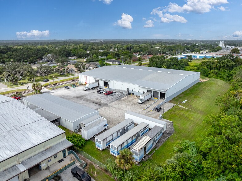 More Photos Of 2930 Maine Ave, Lakeland Distribution For Sale