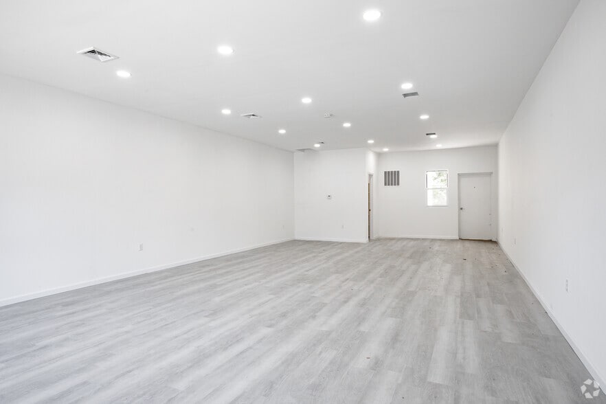 More Photos Of 718-724 N Wellwood Ave, Lindenhurst Storefront Retail Office For Sale