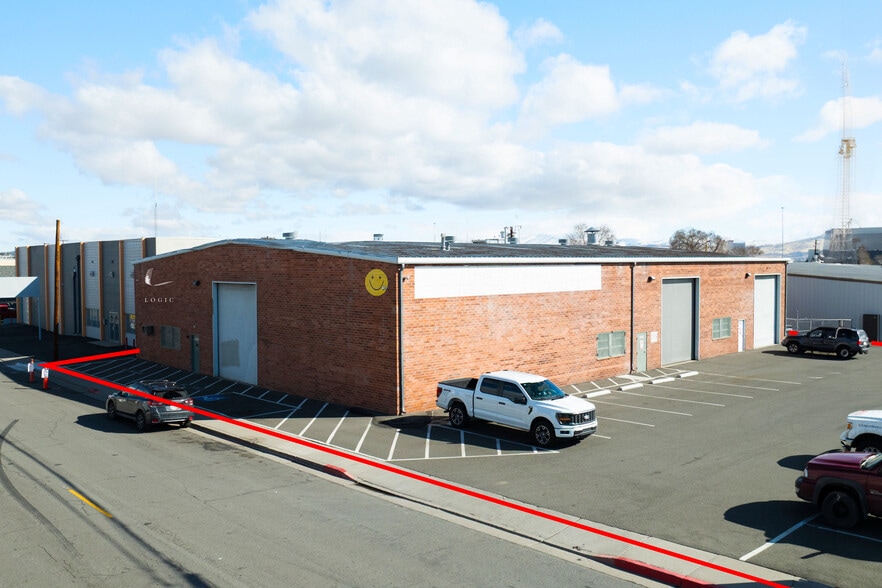 More Photos Of 590 Sunshine Ln, Reno Service For Lease