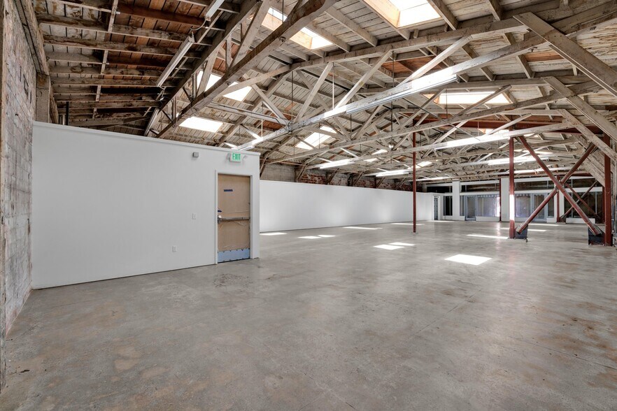 More Photos Of 2508-2510 Telegraph Ave, Oakland Storefront For Lease