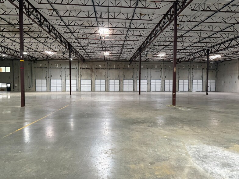 More Photos Of 12225 SW Myslony St, Tualatin Distribution For Sale