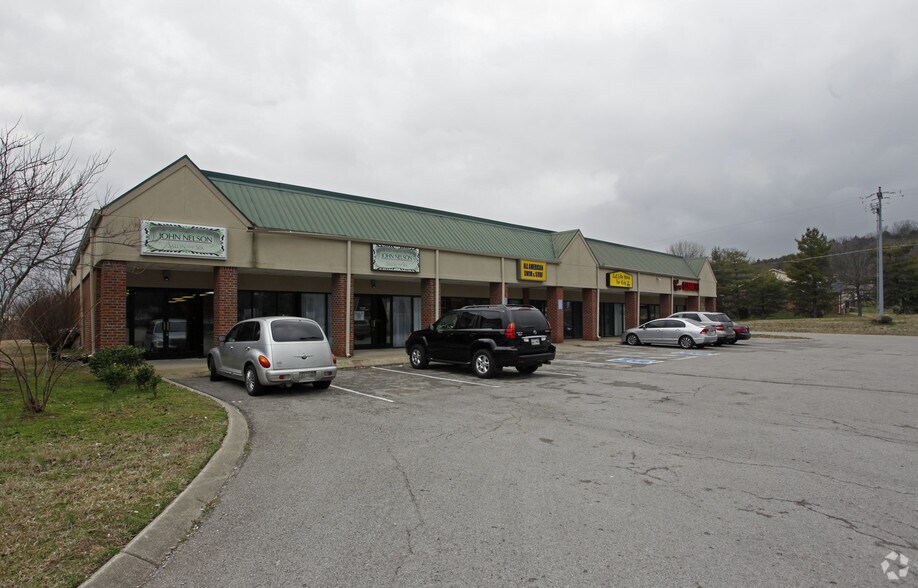 More Photos Of 7061 Moores Ln, Brentwood General Retail For Lease