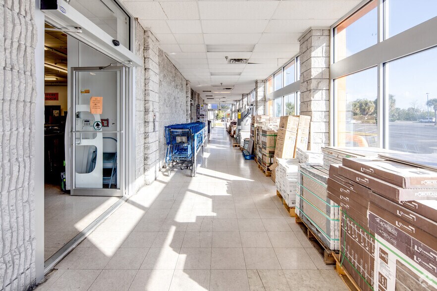 More Photos Of 7802 S Orange Blossom Trl, Orlando General Retail For Lease