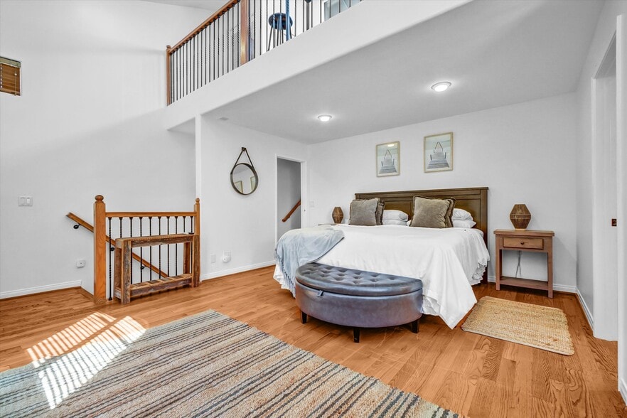 More Photos Of 179 Pomona Ave, Long Beach Hospitality For Sale