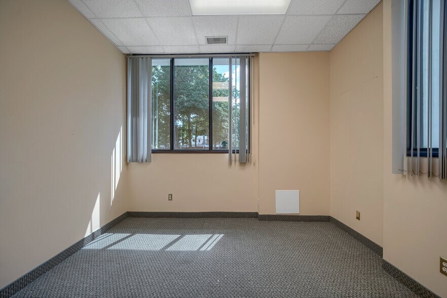 More Photos Of 79 Route 59, Airmont Medical For Lease