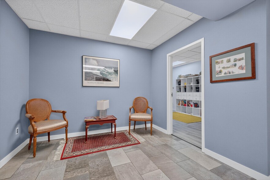 More Photos Of 515-527 Route 22, Pawling Loft Creative Space For Sale