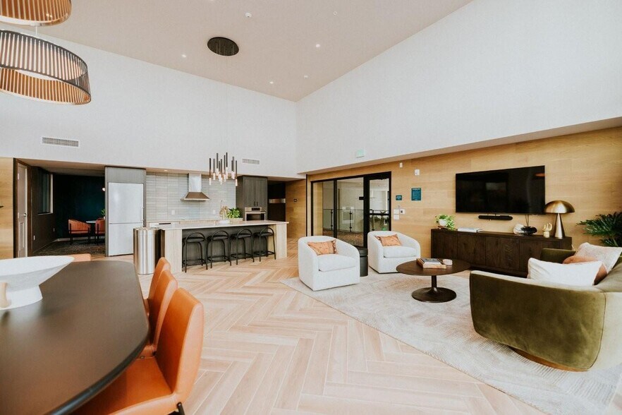 More Photos Of 132 NE 145th St, Shoreline Apartments For Lease