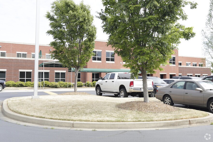 More Photos Of 1330 Boiling Springs Rd, Spartanburg Medical For Sale