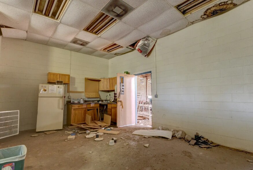 More Photos Of 211 Loop 308, Briggs Industrial For Sale