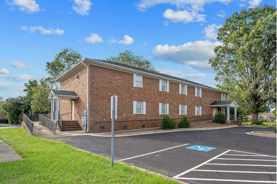 More Photos Of 516 Beaumont Rd, Fayetteville Medical For Lease
