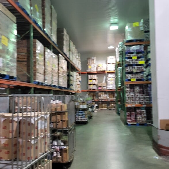 More Photos Of 47 Steves Ln, Gardiner Refrigeration Cold Storage For Sale