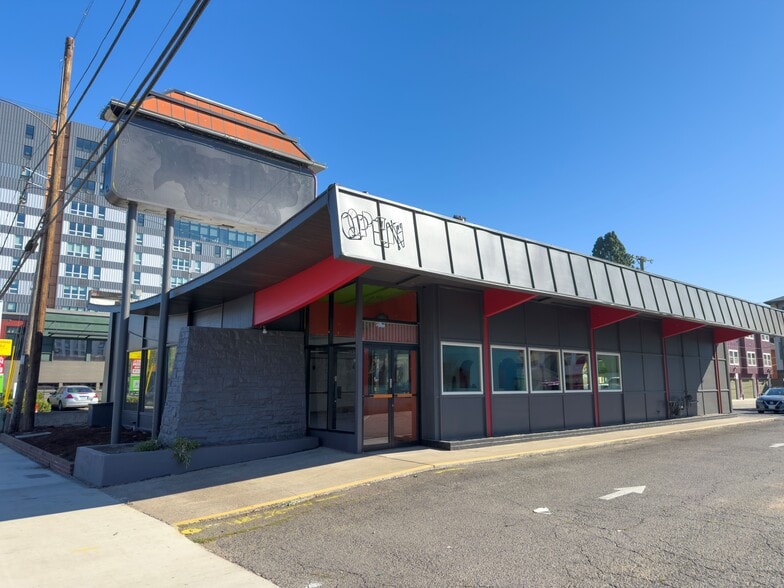 More Photos Of 652 E Broadway, Eugene Restaurant For Lease