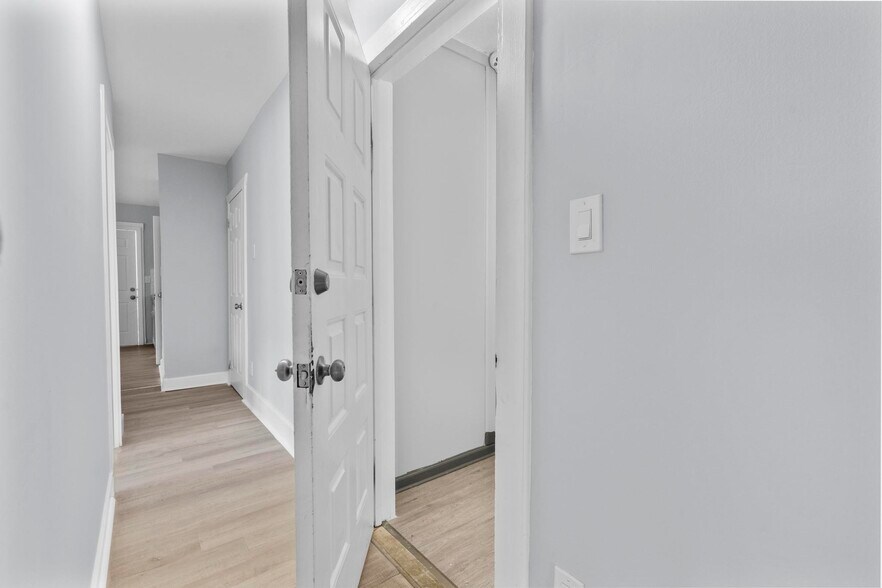 More Photos Of 746 Maple St, Bridgeport Apartments For Sale