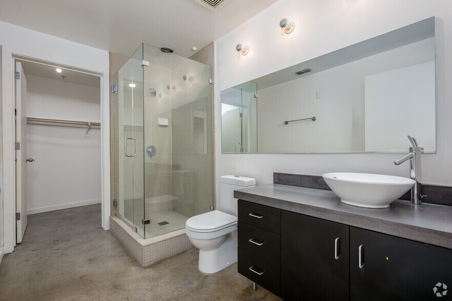 More Photos Of 1530 J St, Sacramento Apartments For Lease