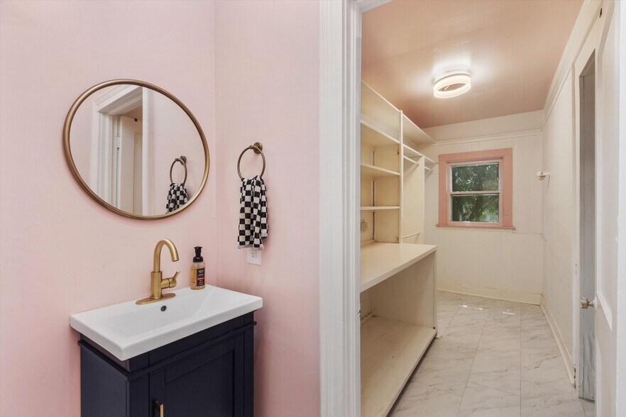 More Photos Of 2282 Central Ave, Memphis Loft Creative Space For Sale
