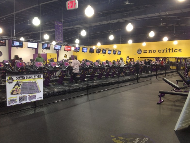 More Photos Of 1 S Main St, Toms River Warehouse For Lease