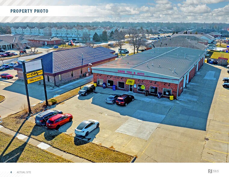 More Photos Of 1809 Eastland Dr, Bloomington Auto Repair For Sale