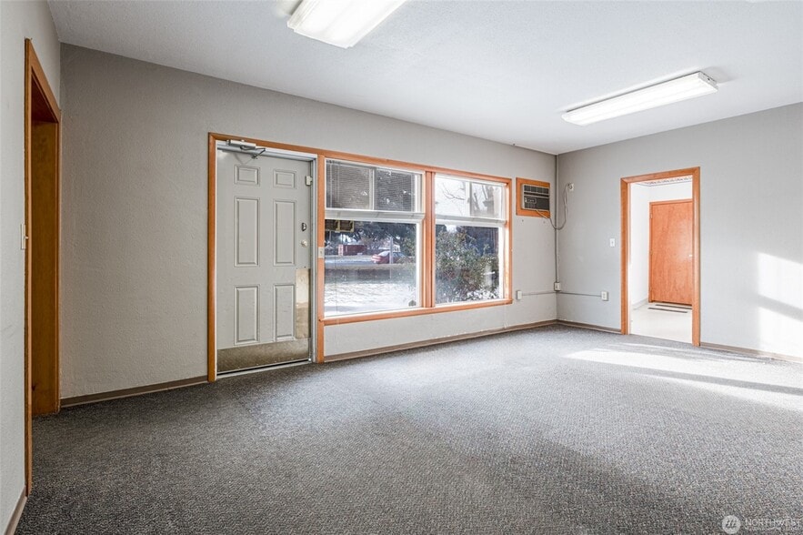 More Photos Of 119 J St SW, Quincy Office For Sale