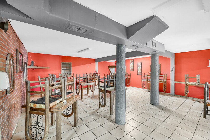 More Photos Of 8040 N Val Verde Rd, Donna Restaurant For Sale