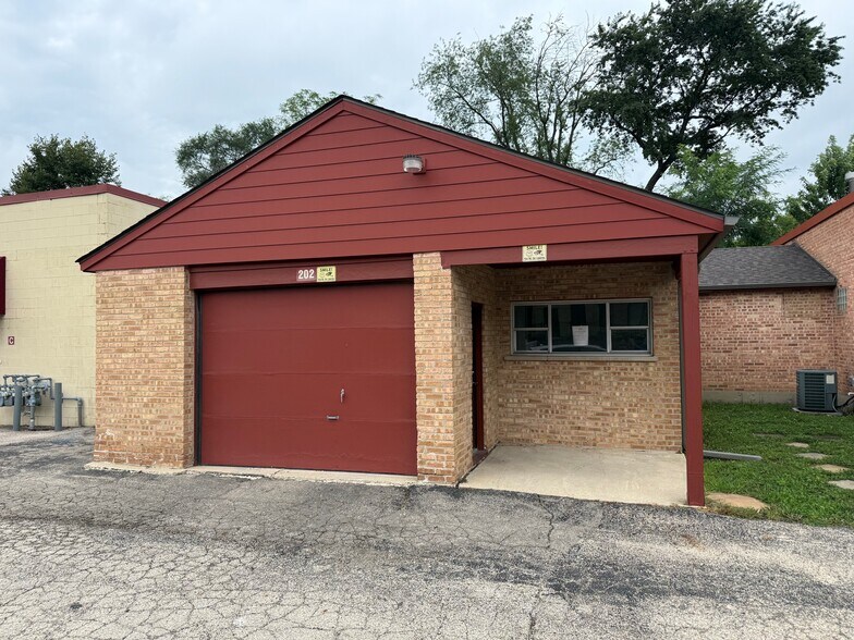 More Photos Of 202 S. 13th Ave. St. Charles Il. 60174 Ave, St Charles Flex For Lease