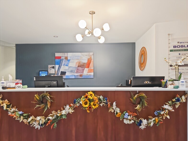 More Photos Of 4800 Meadows Rd, Lake Oswego Coworking Space