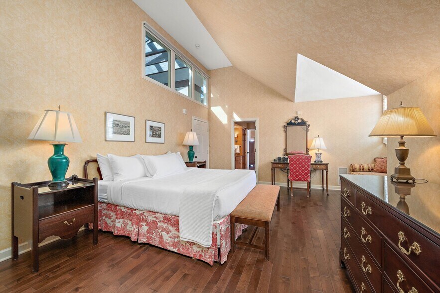 More Photos Of 1442 Coraopolis Heights Rd, Moon Township Hospitality For Sale